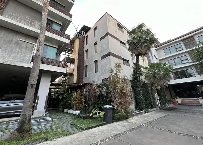 Eurna Hotel 3*