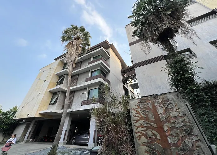 Eurna Hotel